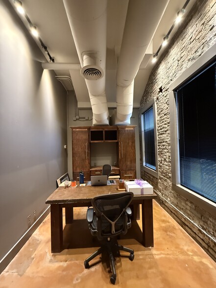More Photos Of 100 41st St S, Birmingham Loft Creative Space For Sale