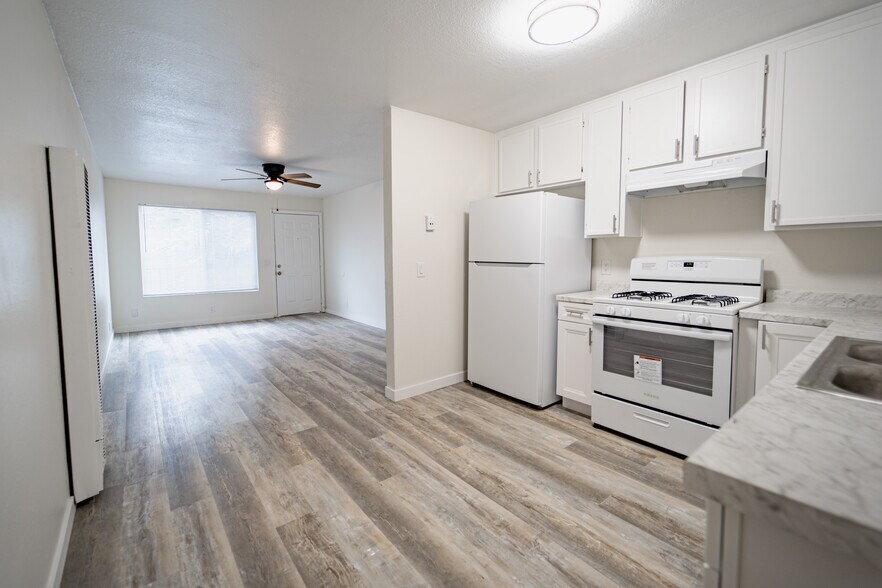 More Photos Of 331 E Washington Ave, Escondido Apartments For Sale