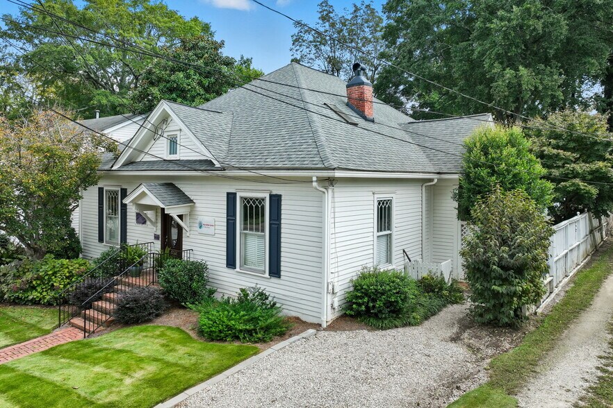 More Photos Of 610 Candler St, Gainesville Medical For Sale