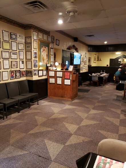 More Photos Of 428 N Gun Barrel Ln, Gun Barrel City Restaurant For Sale