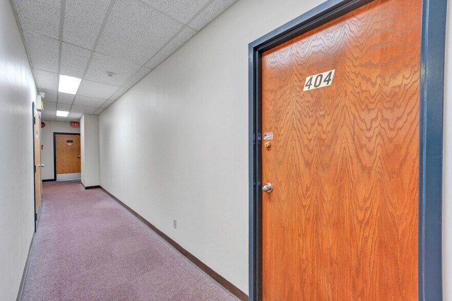 More Photos Of 11861 88 Av, Delta Office For Lease