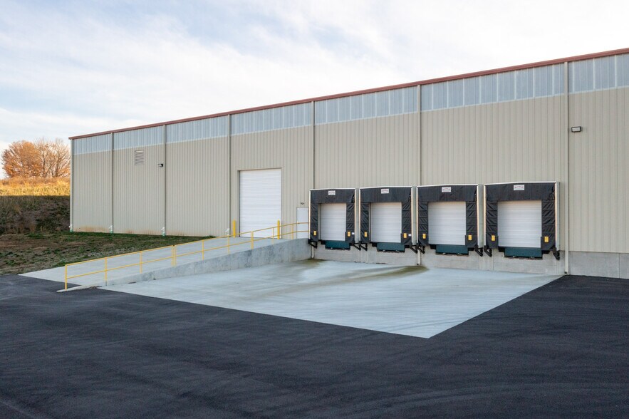 More Photos Of 720 Garvin Ln, Franklin Distribution For Lease