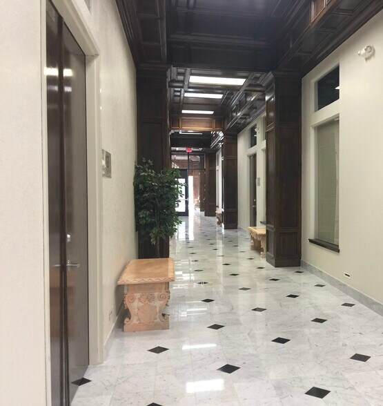 More Photos Of 400 N Walker Ave, Oklahoma City Office For Lease