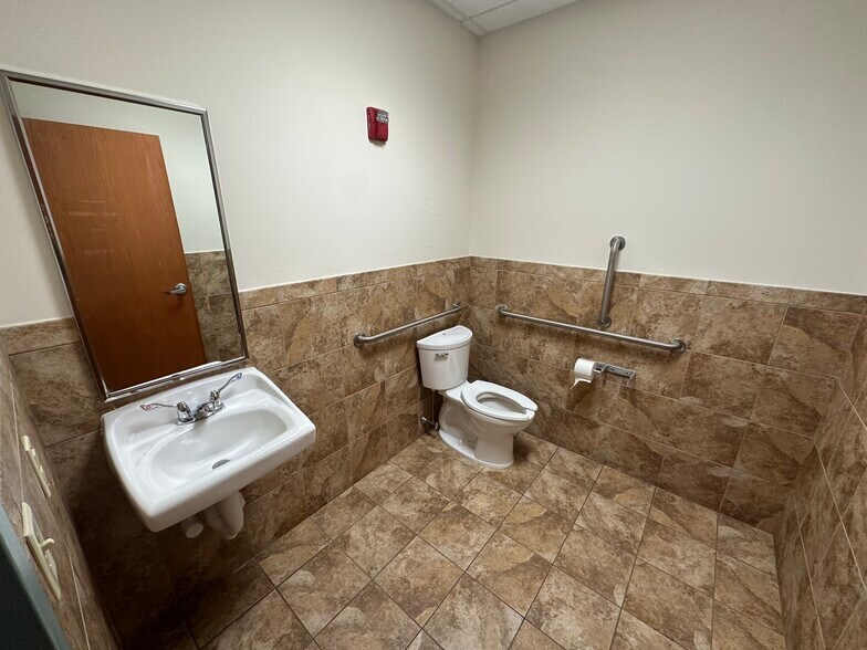 More Photos Of 342 W Germantown Pike, Norristown Medical For Lease