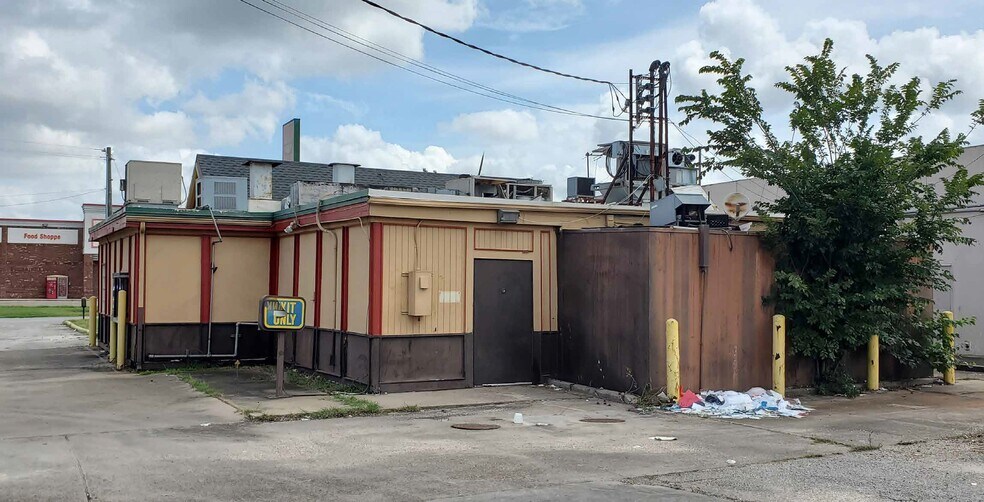 More Photos Of 7810 Bellfort St, Houston Restaurant For Sale