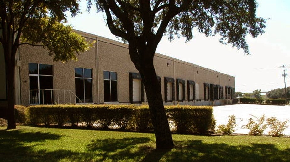 More Photos Of 10200 McKalla Pl, Austin Distribution For Lease