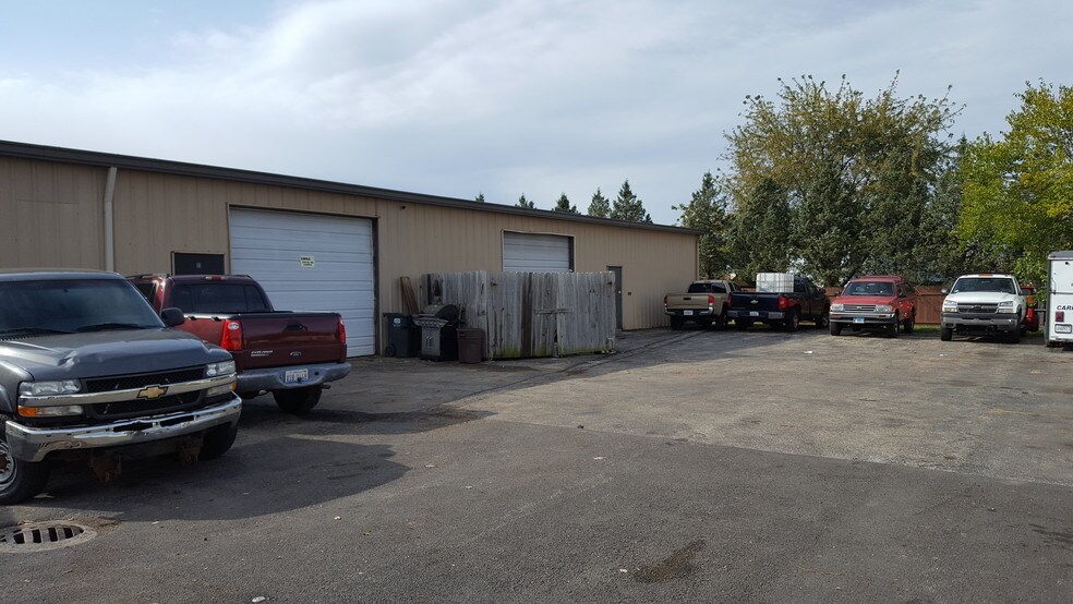 Primary Photo Of 1800 Circuit Dr, Round Lake Beach Warehouse For Lease