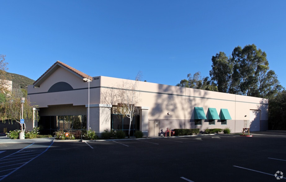 More Photos Of 3241 Grande Vista Dr, Newbury Park Warehouse For Sale