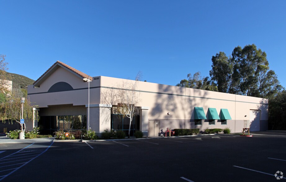 More Photos Of 3241 Grande Vista Dr, Newbury Park Warehouse For Sale