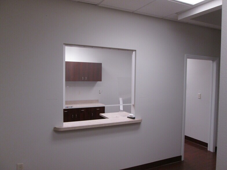 More Photos Of 33049 Professional Dr, Leesburg Office For Lease