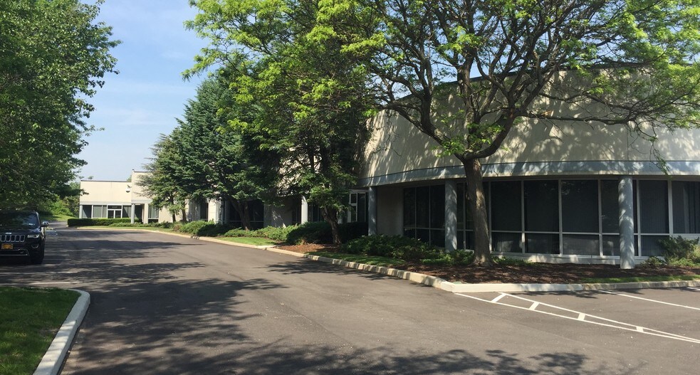 More Photos Of 200-230 Sea Ln, Farmingdale Flex For Sale