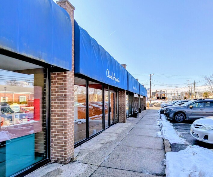 More Photos Of 8 E Prospect St, Waldwick Freestanding For Lease