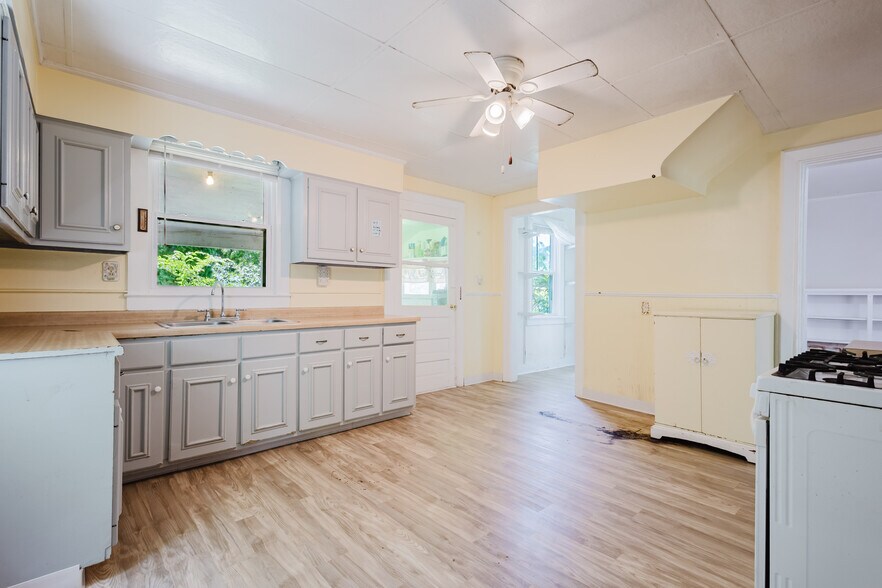More Photos Of , Lexington Specialty For Sale
