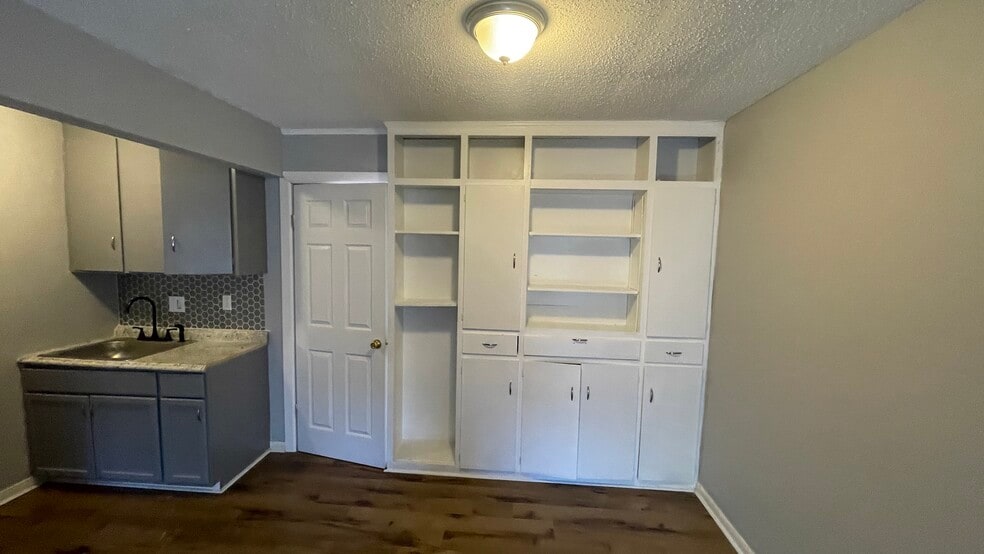 More Photos Of 10400 Whittier St, Detroit Apartments For Sale