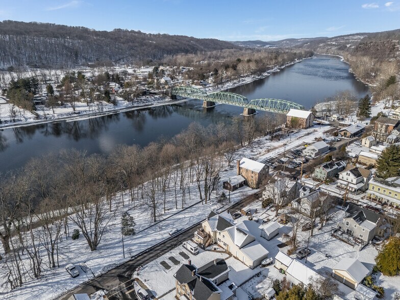 More Photos Of 10 Green St, Milford Specialty For Sale