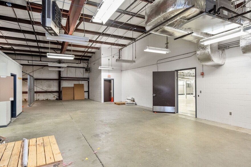 More Photos Of 2800 Diode Ln, Louisville Warehouse For Sale