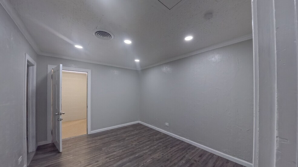 More Photos Of 1502 S Lipscomb St, Amarillo Light Distribution For Sale