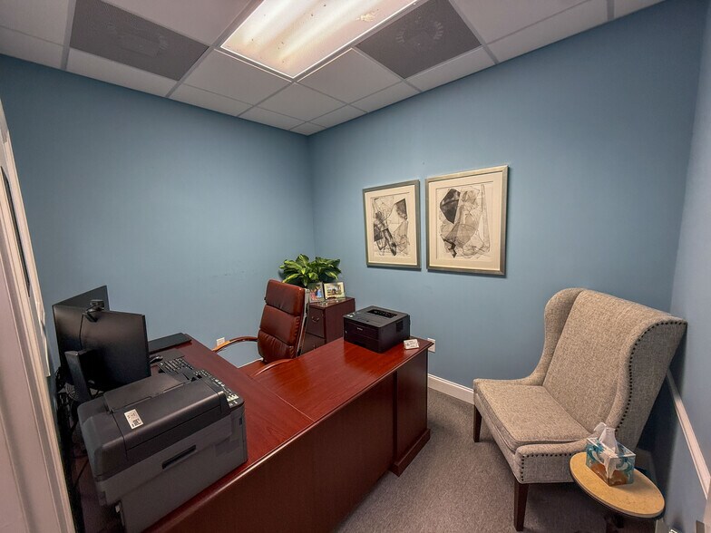 More Photos Of 9719 Northeast Pky, Matthews Office For Lease