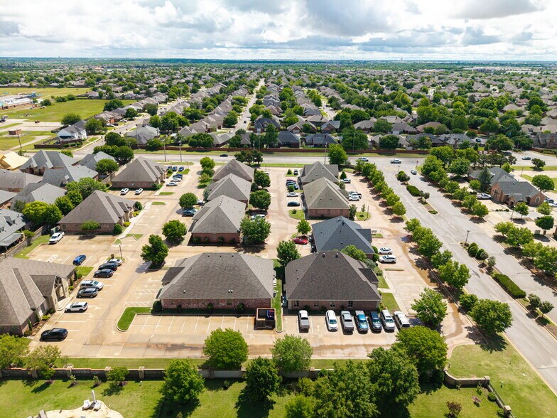 More Photos Of 2917 NW 156th St, Edmond Office Residential For Lease