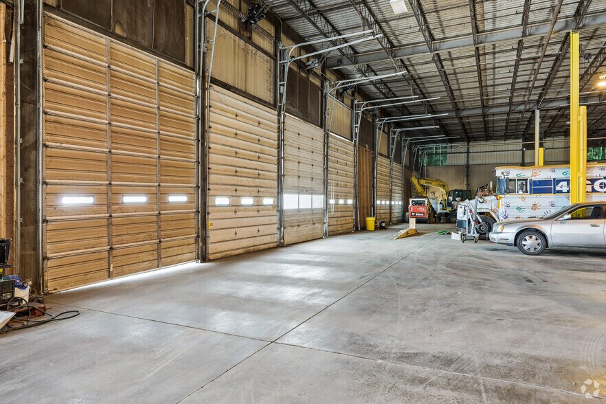 More Photos Of 50 Greenhill Rd, Eldorado Warehouse For Lease