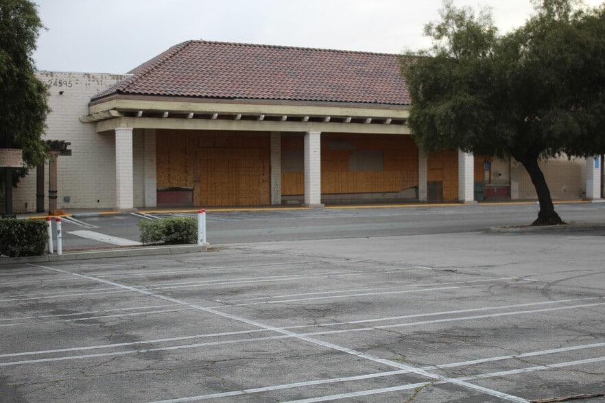 More Photos Of 24595 Alessandro Blvd, Moreno Valley Supermarket For Lease