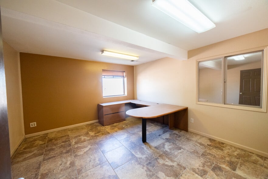 More Photos Of 3026 1st Ave, Greeley Warehouse For Lease