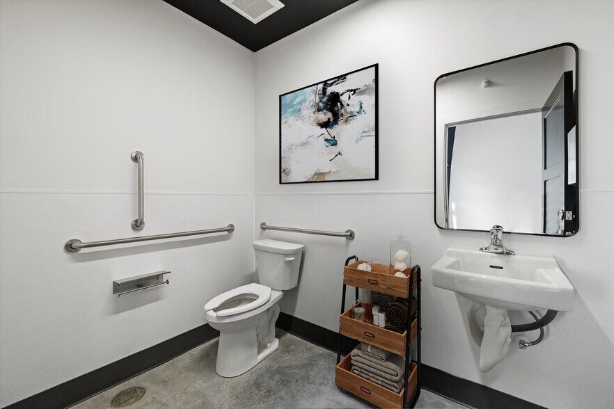 More Photos Of 2517 Logan St, Richland Service For Sale