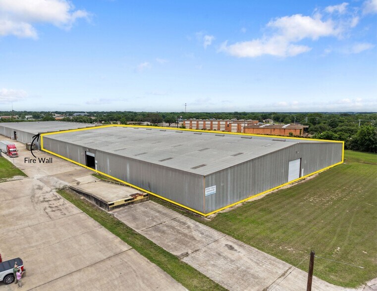 More Photos Of 202 W 15th St, Bryan Industrial For Lease