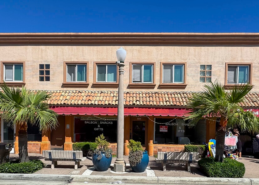 More Photos Of 304 Main St, Newport Beach Storefront Retail Residential For Lease