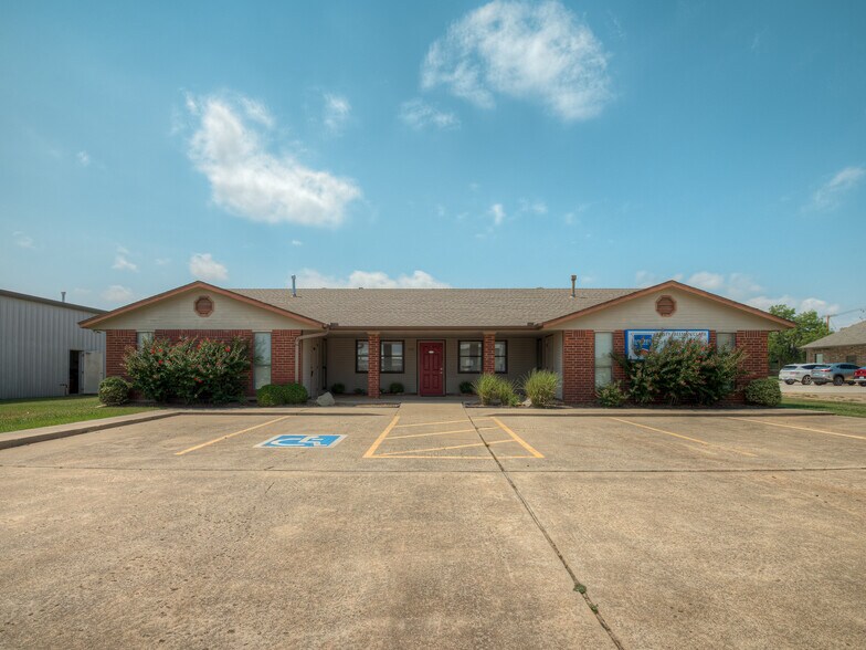 Primary Photo Of 525 Tower Dr, Moore Office For Lease