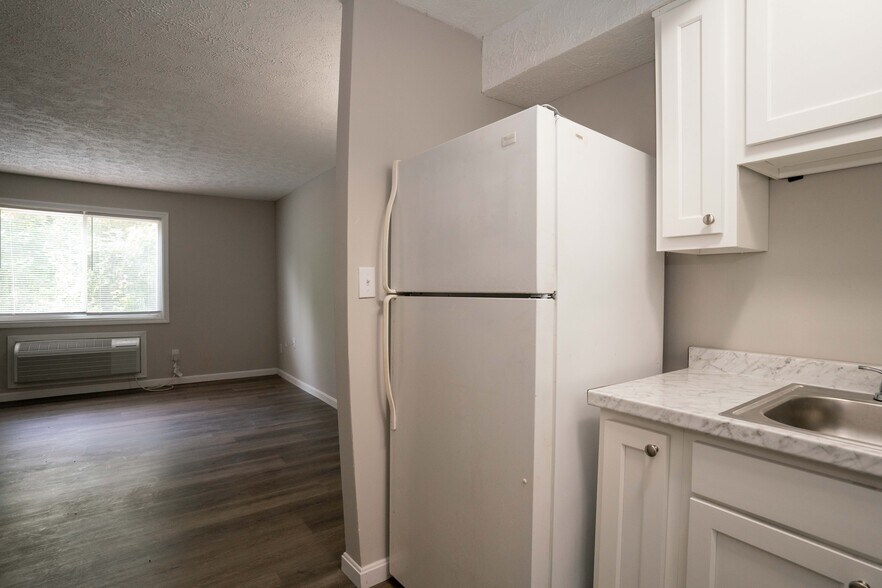 More Photos Of 412 Woodcreek Dr, Radcliff Apartments For Sale