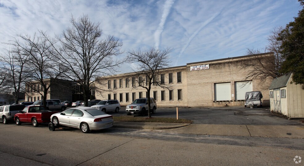 More Photos Of 10739-10741 Tucker St, Beltsville Warehouse For Lease