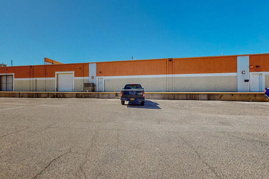 More Photos Of 1823 Commercial St NE, Albuquerque Warehouse For Sale