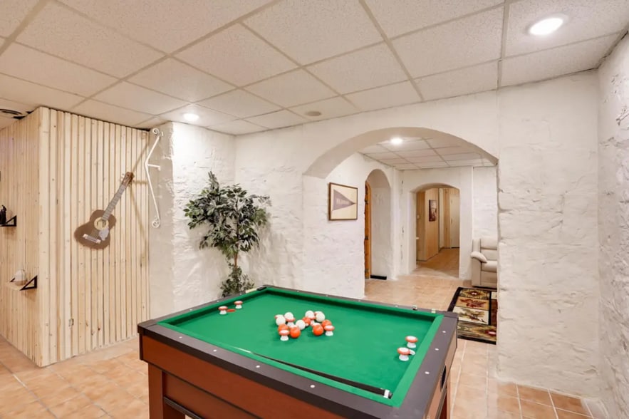 More Photos Of 211 Wisconsin Ave, Wisconsin Dells Hotel For Sale