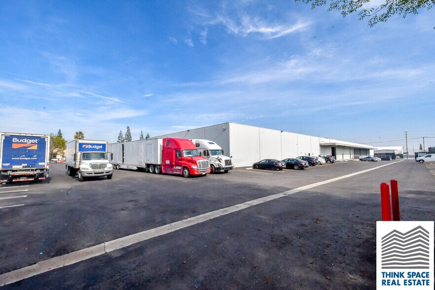 More Photos Of 9419 Mason Ave, Chatsworth Manufacturing For Lease