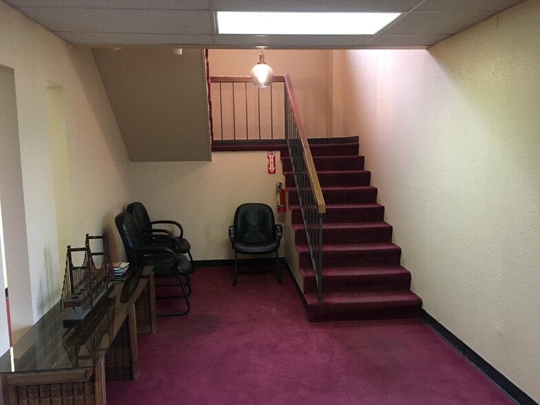 More Photos Of 6501 Boeing Dr, El Paso Office For Lease