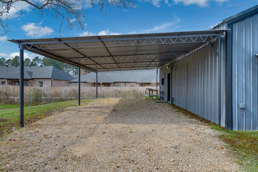 More Photos Of 10203-10263 County Road 135, Flint Service For Lease