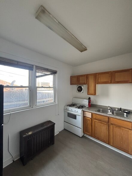 More Photos Of 1412 Connecticut St, Gary Apartments For Sale