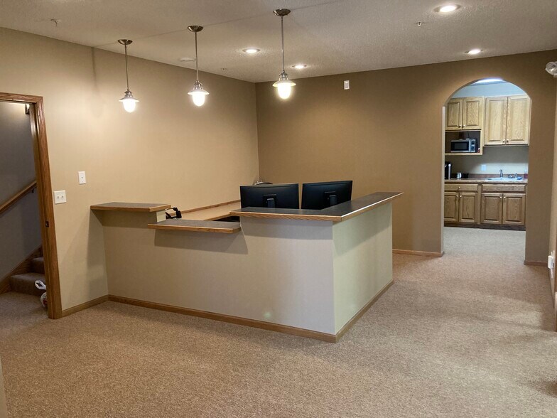 More Photos Of 7965 Stone Creek Dr, Chanhassen Office For Sale