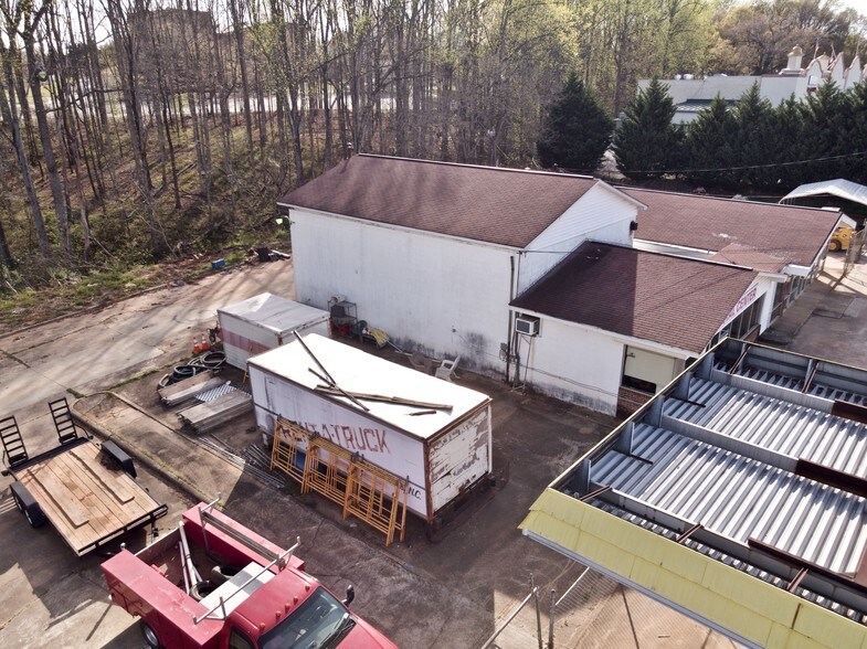 More Photos Of 400 E Dixon Blvd, Shelby Freestanding For Sale