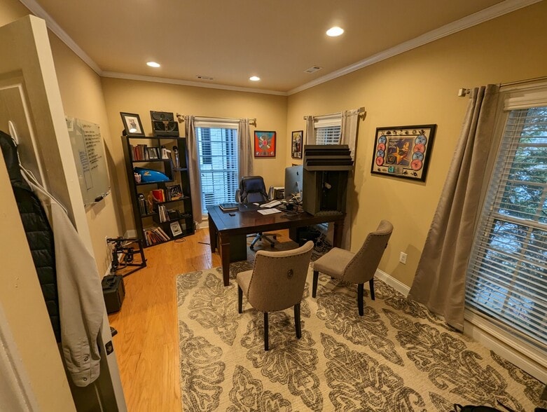 More Photos Of 341 Dahlonega St, Cumming Office Residential For Lease