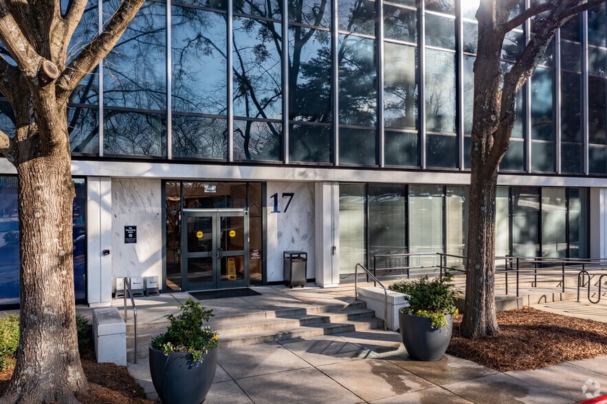More Photos Of 17 Executive Park Dr NE, Atlanta Office For Lease