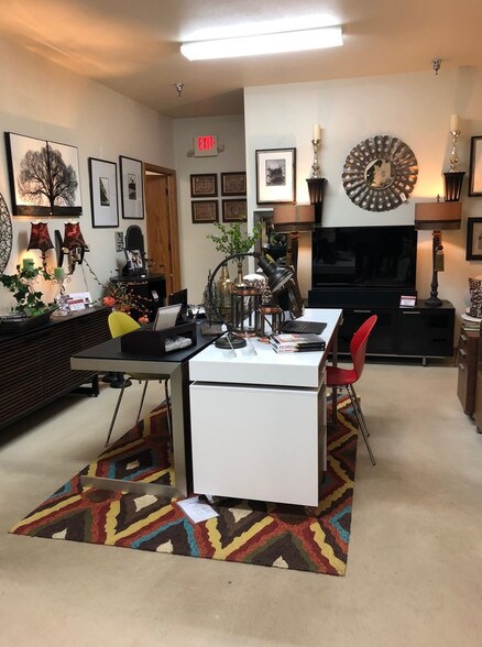 More Photos Of 225 SE 21st St, Grand Rapids Storefront Retail Office For Sale