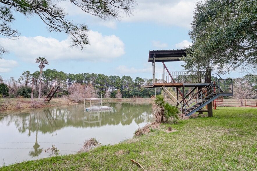 More Photos Of 850 County Road 149, Alvin Land For Sale