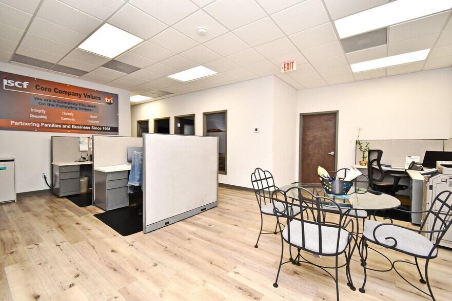 More Photos Of 2575 French Ave, Sanford Loft Creative Space For Sale