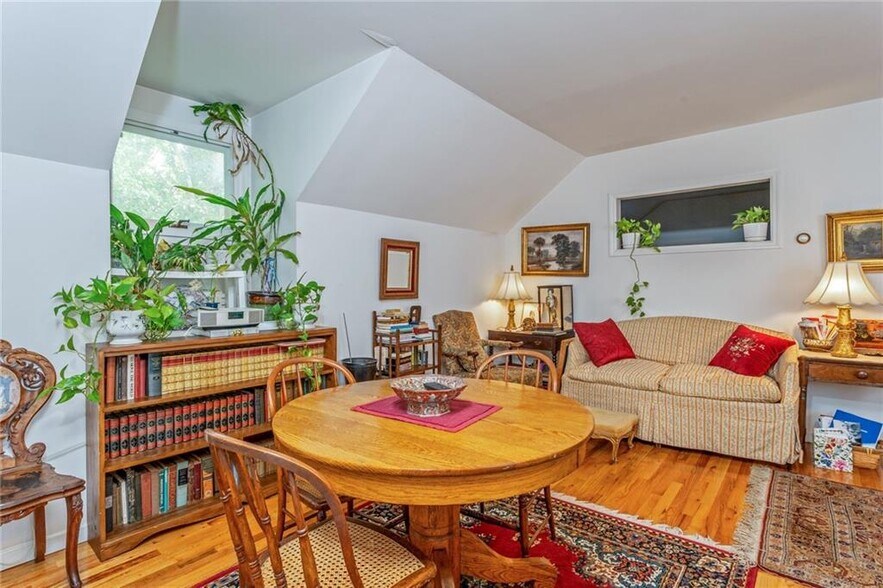 More Photos Of 538 NY-17A, Tuxedo Park General Retail For Sale