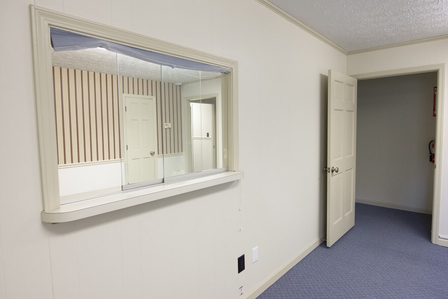 More Photos Of 213 Jeff Davis Pl, Fayetteville Medical For Lease
