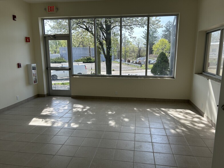 More Photos Of 176 N Highland Ave, Ossining Medical For Lease