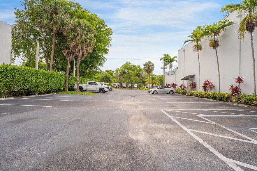 More Photos Of 6775 NW 15th Ave, Fort Lauderdale Warehouse For Sale