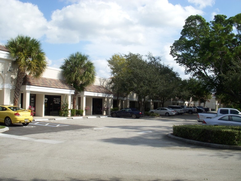 More Photos Of 4107-4151 Burns Rd, Palm Beach Gardens Light Distribution For Lease